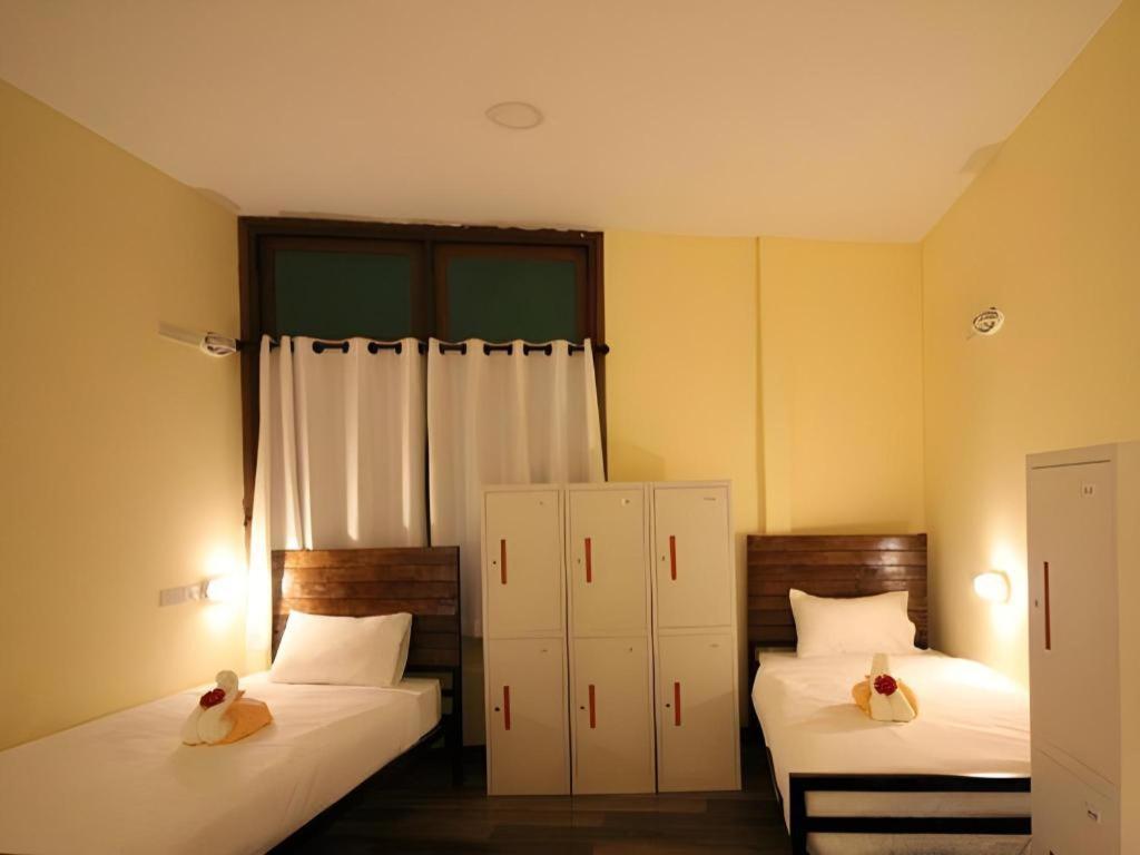 Art Hotel Sanamchai Bangkok Exterior photo